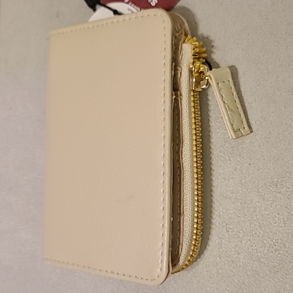 MUNDI BRAND WOMEN'S SMALL "ALMOND" WALLET WITH RFID PROTECTION
